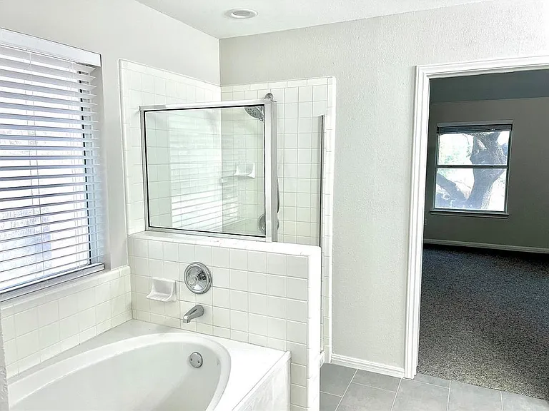 6400 La Carman Ln — Photo 15