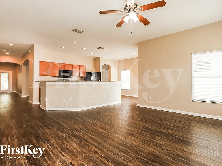 734 Star Pointe Dr — Photo 4