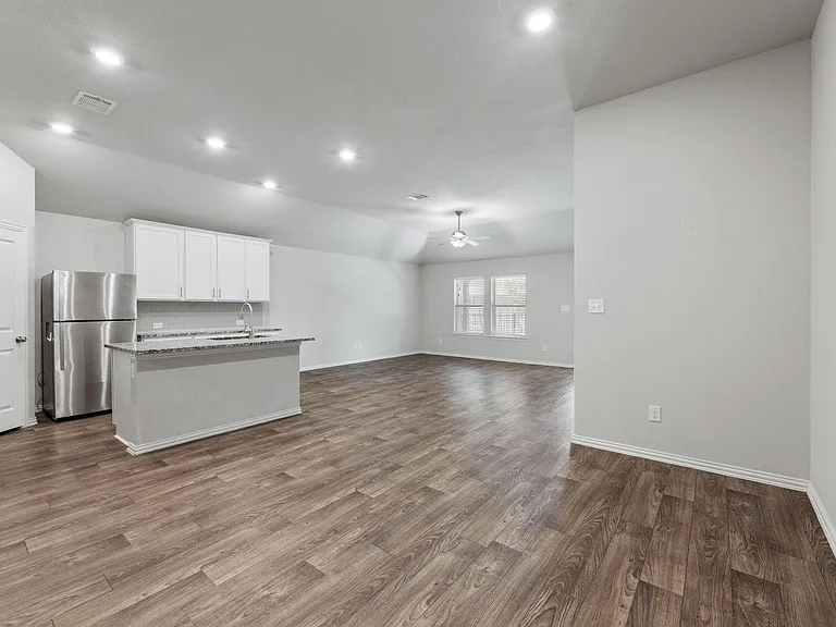 143 Alexander — Photo 13
