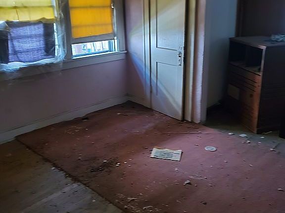 4th image of 5822 Prospect Ave