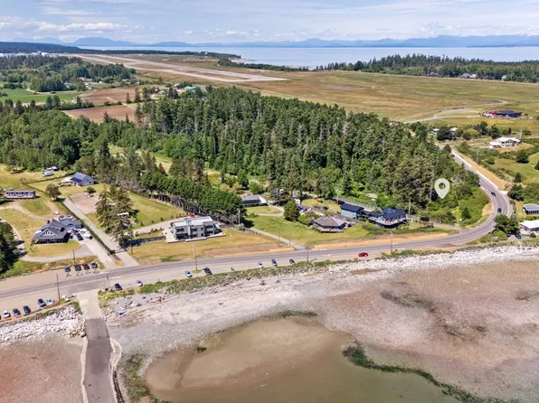348 Lazo Rd, Comox Valley, BC V9M 3T9