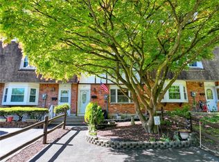 27 Roundtree Ct, Beacon, NY 12508