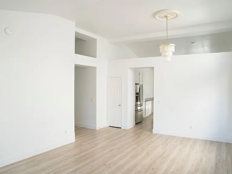 1417 Country Hollow Dr — Photo 24