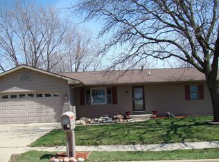 102 S Cottage Ave, Normal, IL 61761