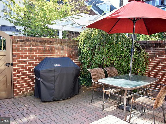 4th image of 568 N Saint Asaph St