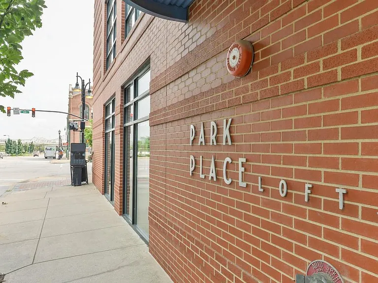 400 E Main St #207 — Photo 9