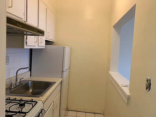 Rented by D H Realty & Management Inc | media 12