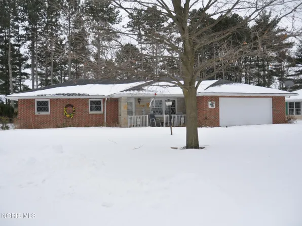 1533 Greenfield Ct, Fremont, OH 43420