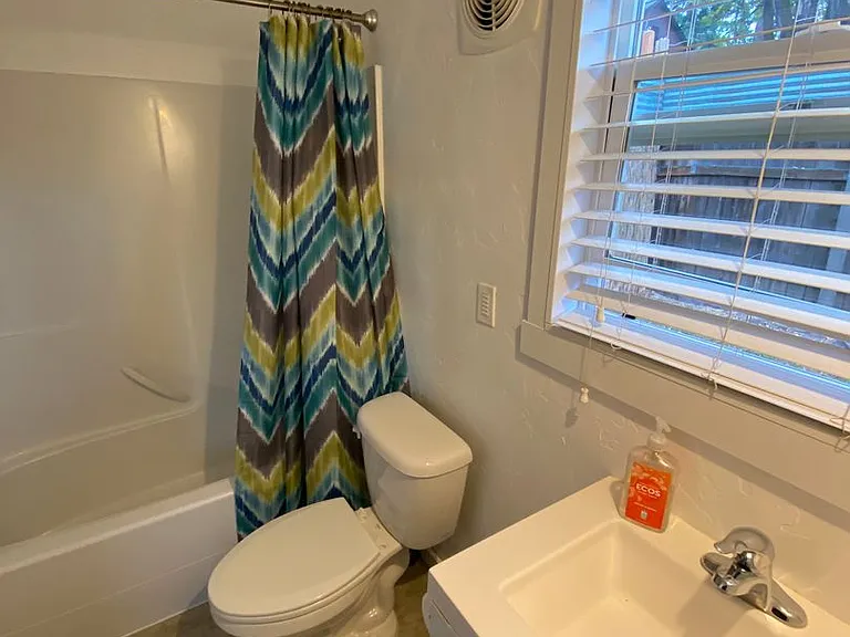 716 NE Quimby Ave — Photo 6