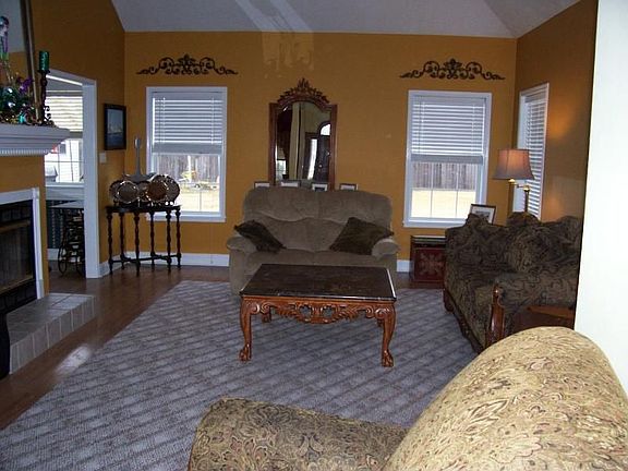 3rd image of 2794 Grayson Ln
