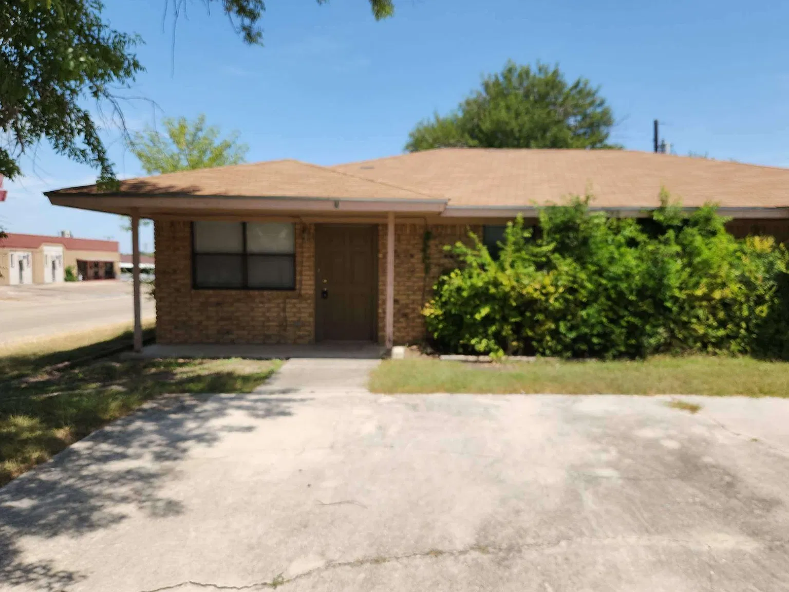 2 bed, 1.0 bath, 850 sqft, $750 — Photo 2
