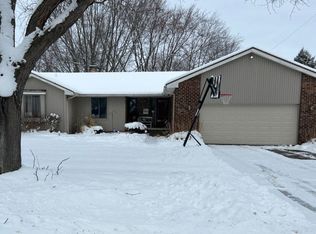 365 Sunrise Dr, Flushing, MI