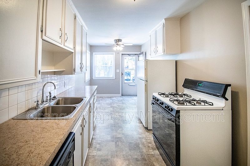 1st image of 828 N 46th St APT 1