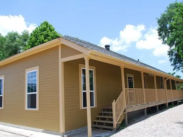 8927 Willow St, New Orleans, LA 70118