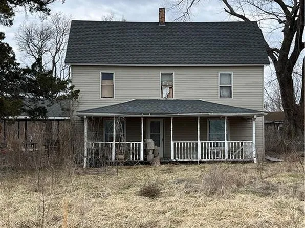 847 S 30th St, Mc Cune, KS 66753