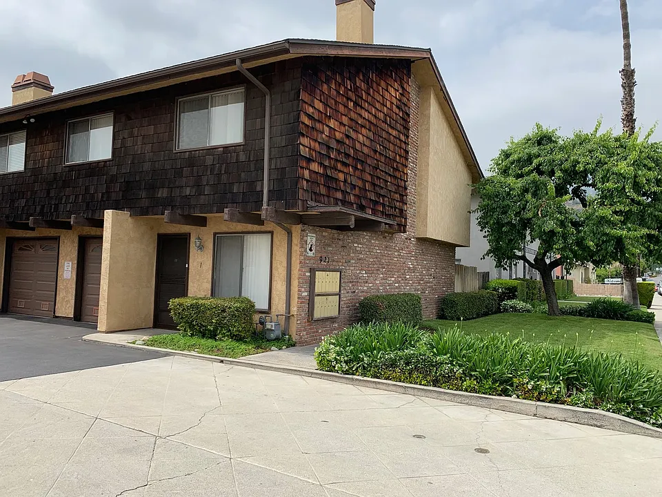 921 Mount Olive Dr #1