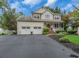 17 Randolph Way, Hillsborough, NJ 08844