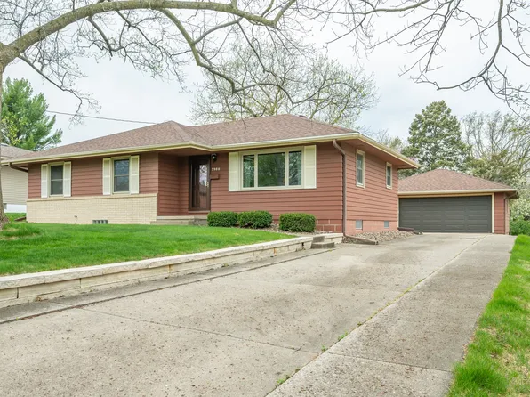 3908 75th St, Urbandale, IA 50322