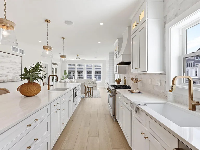 105 S Stratford Ave #BEACHBLOCK JULY AUG — Photo 16