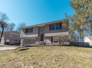 2714 Hiawatha Rd, Cedar Falls, IA 50613