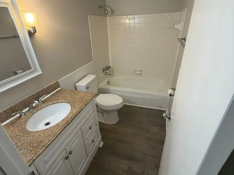 Naveen Pine Apartments — Photo 19