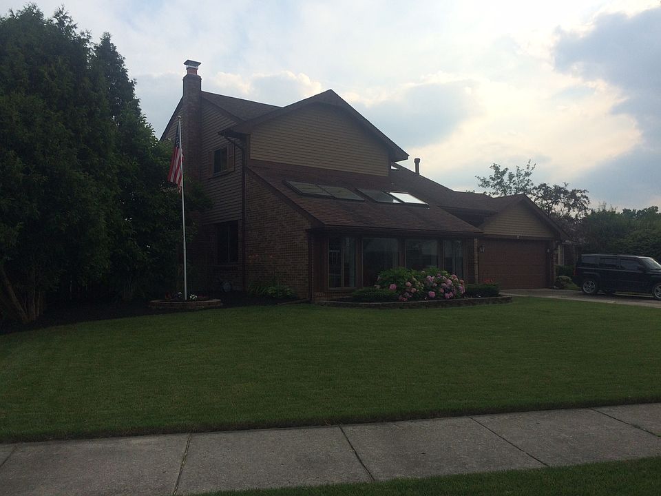 1st image of 15980 Swathmore Ln