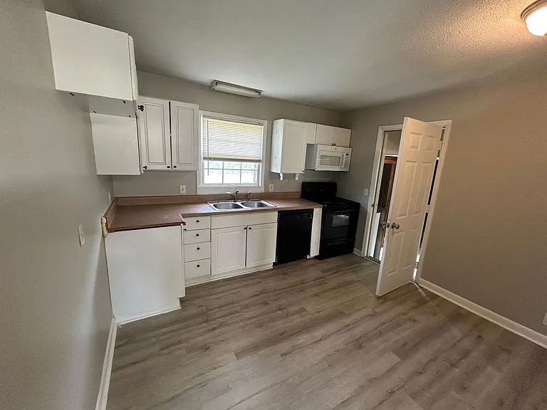 6022 Belgrade Dr NW — Photo 2