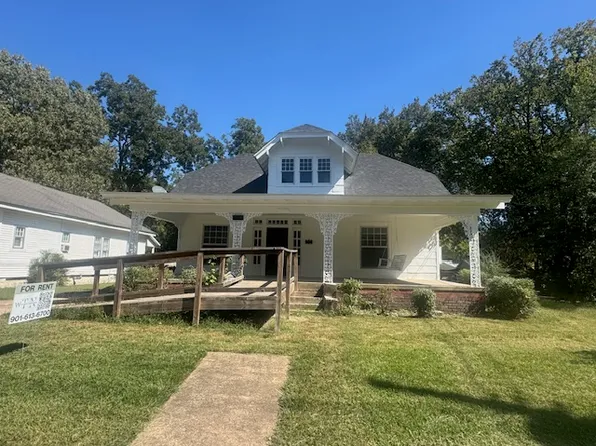 202 Elm St, Covington, TN 38019