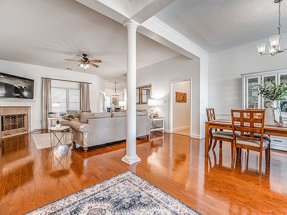 5th image of 10476 Mabry Mill Rd