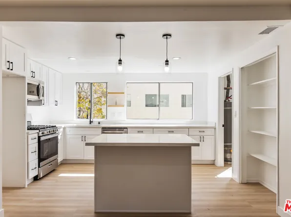 11260 Overland Ave APT 2C, Culver City, CA 90230