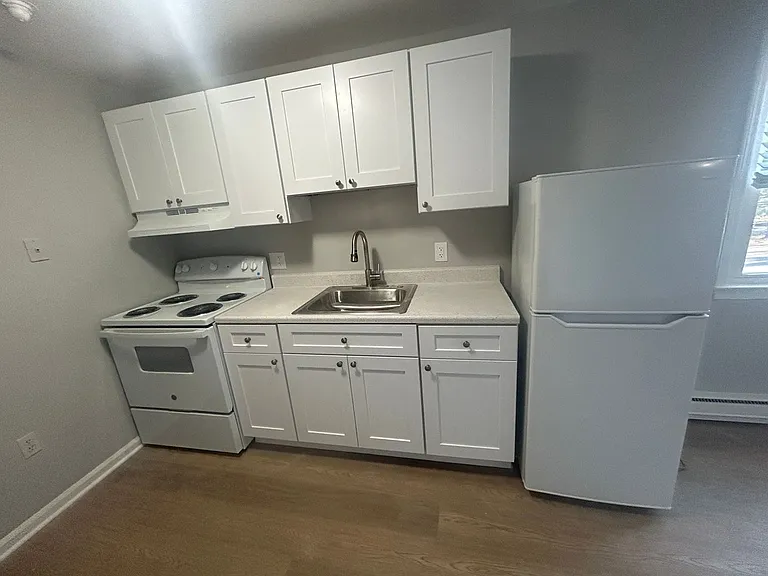 693 Washington St — Photo 10