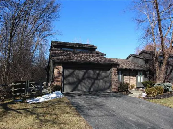 9734 Saint Andrews Rd, Perrysburg, OH 43551