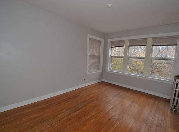 5th image of 5021 N Winchester Ave Unit 3
