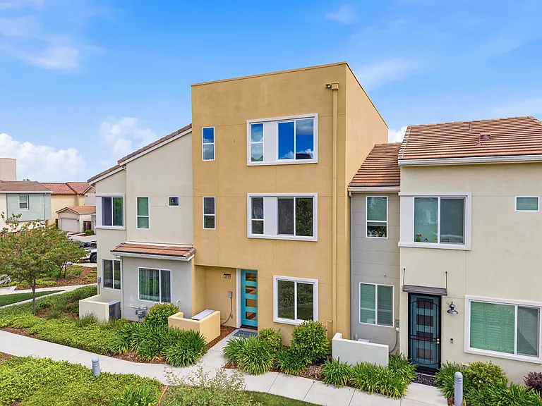 3818 E Commerce Way — Photo 38