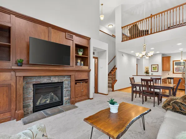 9525 Roosevelt Dr, Chanhassen, MN 55317