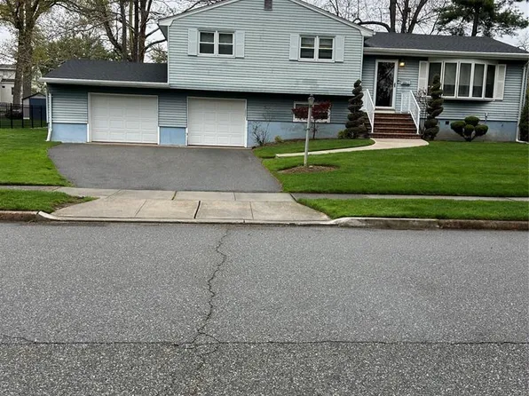35 Robin Rd, Wayne, NJ 07470