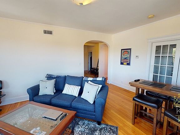 3rd image of 210 Winthrop Rd APT 12