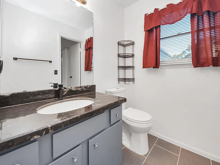 1635 Prairie Mark Ln — Photo 14