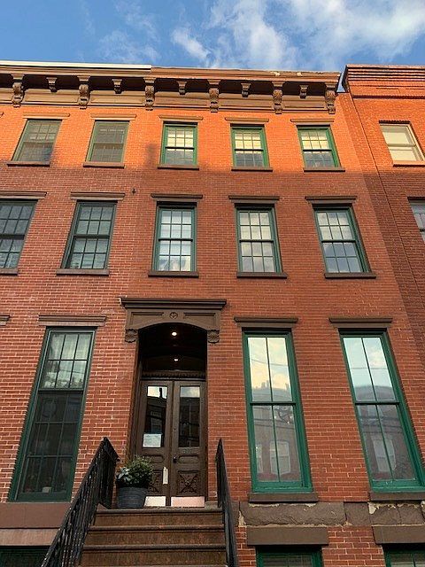 2nd image of 192 Washington St APT 2