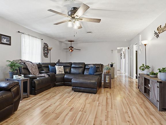 5th image of 2874 Sunset Dr