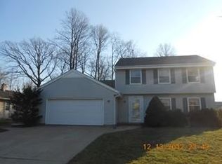 6937 W Hollow Ln, Franklin, WI 53132