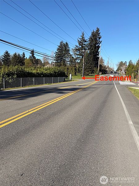 4th image of 2501 98th Avenue E