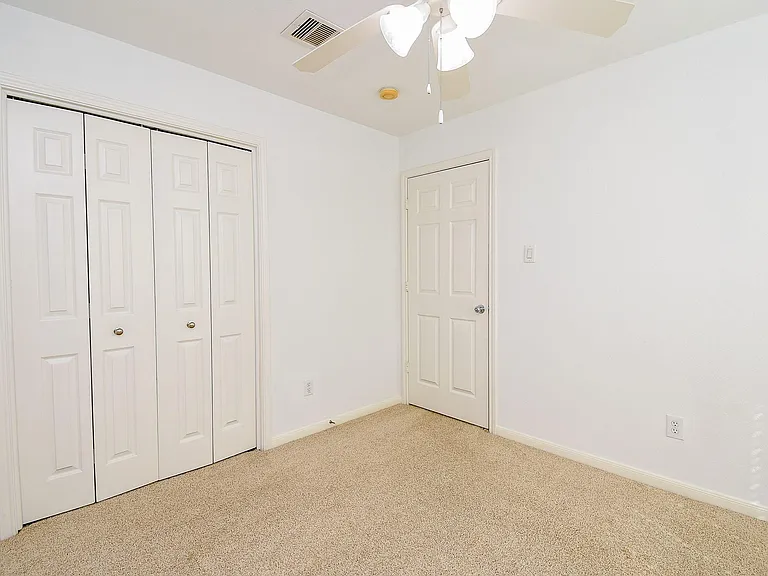 2202 Naomi St #3 — Photo 37