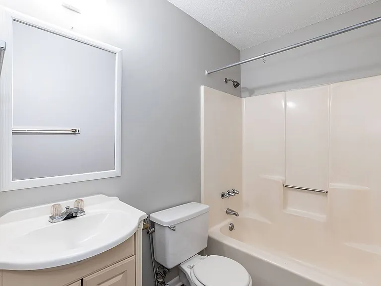 Ligon Apartments- 2900 Ligon St — Photo 12