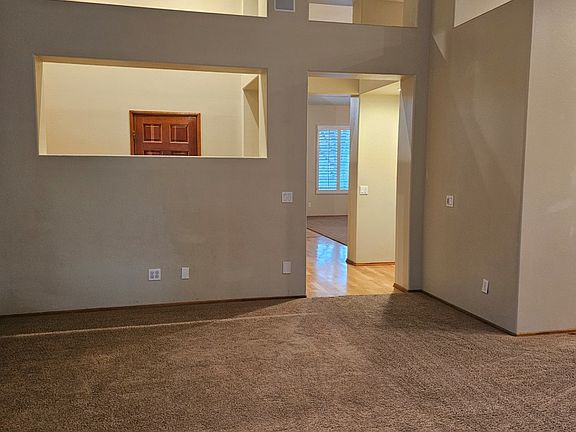 5th image of 1529 Dianne Ln