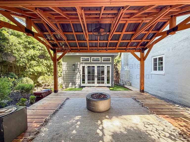 7352 Saroni Dr — Photo 20