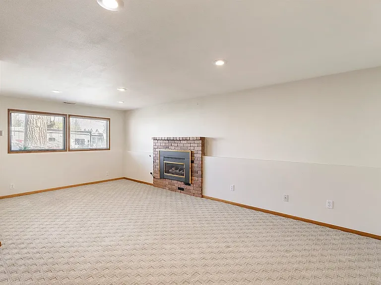 3208 E 14th Ave — Photo 19