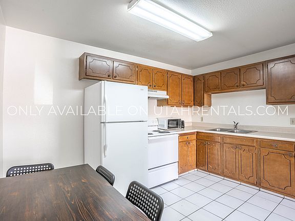 3rd image of 49 S 800 E APT 8