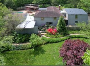 30850 Park Ln, Pepper Pike, OH 44124