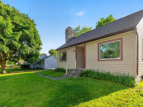 4th image of 868 Woodbine Blvd